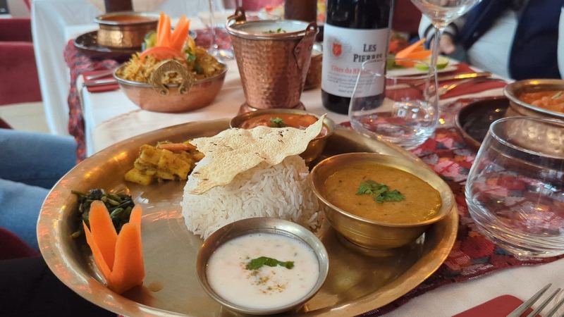 Jimbu Thakali Thali — plateau traditionnel népalais